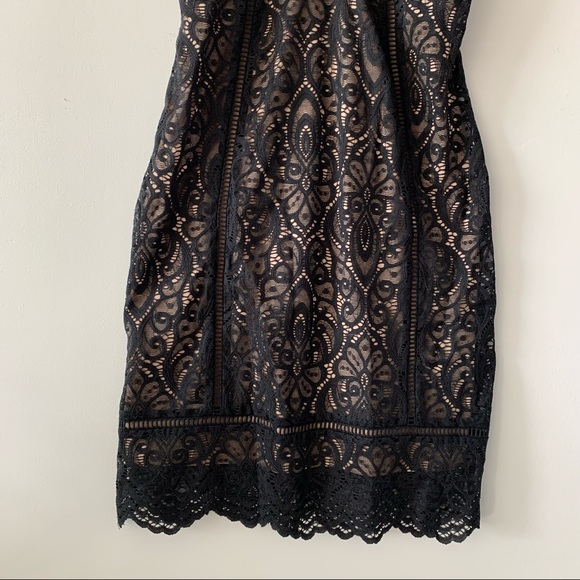 TOPSHOP Strappy Plunge Lace Bodycon Dress - Picture 3 of 8